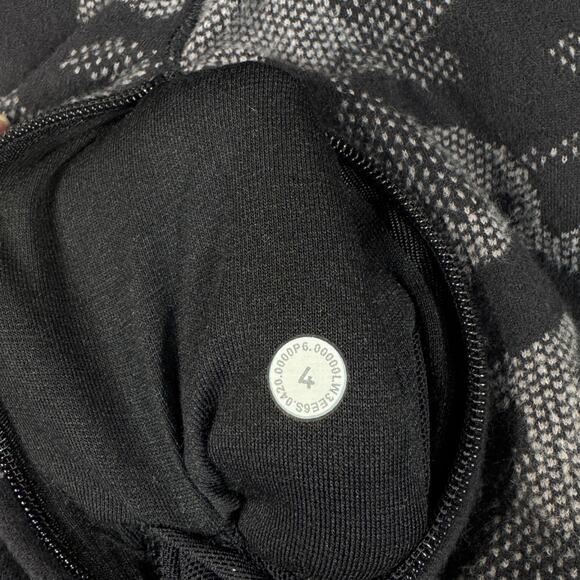 Lululemon SZ 4 Run Briskley 1/2 Zip Jacket Camo Long Sleeve Stretch Zip Pocket - Picture 9 of 11